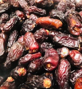 What are the uses of eating 2 dates per day
